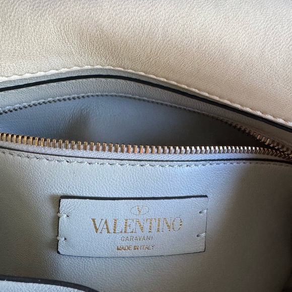 Valentino Garavani Ivory Roman Stud Flap Bag Quilted leather - Picture 4 of 5